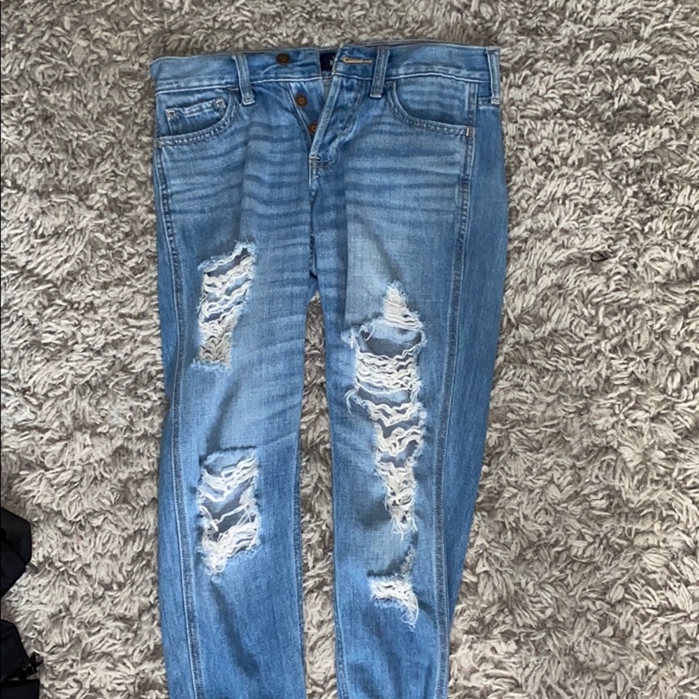 Hollister boyfriend ripped jeans